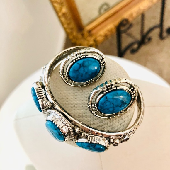 Vintage Ornate ART Turquoise Bracelet Earrings Set - Picture 9 of 16